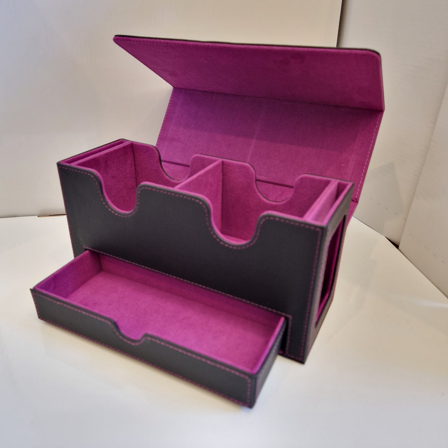 Black & Purple Magnetic Deck Box with Tray - 240+ Cards