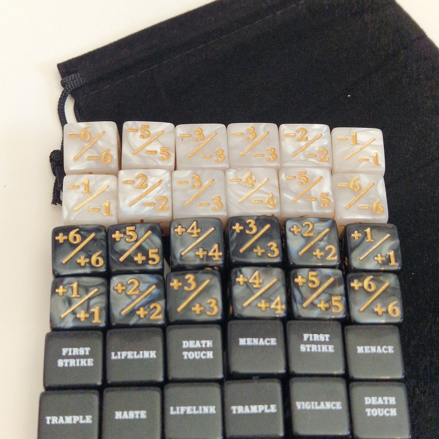 Keyword, Ability & +/- Counters | 48 Pieces, 6 Sided Dice